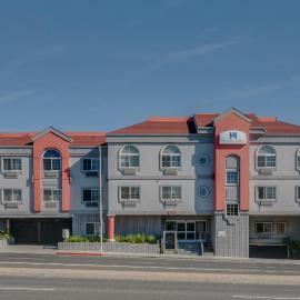 Hotel Aura SFO Airport FREE SHUTTLE