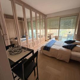 Luxury Retreat in Monaco with Rare Private Parking, Pool, AC and Wifi