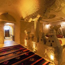 Tyana Cave House，位于Nar的酒店