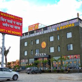 Hotel Highway Queen，位于Dādu的酒店