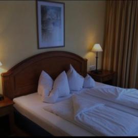 Hotel La Strada & Sultan，位于施塔费尔湖畔穆尔瑙的酒店