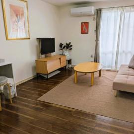 福岡宗像民泊MUNAHAKU apartment定員6名，位于宗像的酒店