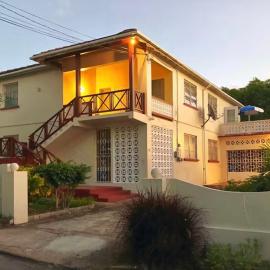 The Claraville Apartments，位于圣詹姆斯的酒店