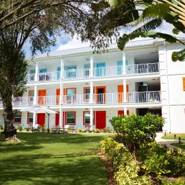 The Sunshine Hotel and Suites，位于乔治敦的酒店