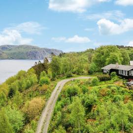 Cozy Home In Farsund With Wifi