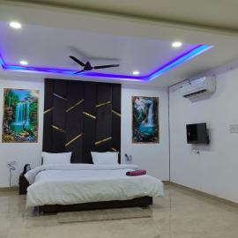 Tamanna guest inn，位于Vibhuti Khand的酒店
