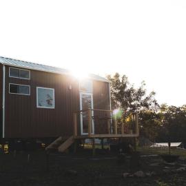 Kookaburra Tiny House by Tiny Away，位于Palmwoods的酒店