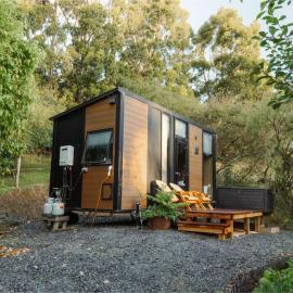 Tranquility Tiny House by Tiny Away，位于Owaka的酒店