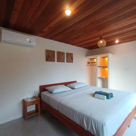 Sonnenhouse Lombok Kertaraharja Bungalow Kamboja，位于Luk的酒店