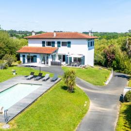 Villa Joana - piscine grand jardin 4 chambres，位于阿尔伯尼的酒店