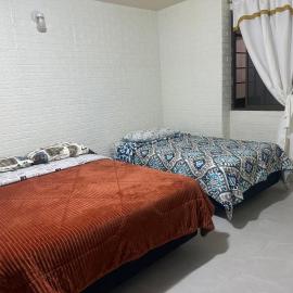 Departamento con parqueadero céntrico，位于巴尼奥斯的酒店