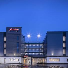 Hampton By Hilton Bristol Airport，位于红山的酒店
