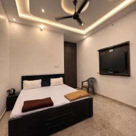 Vijay palace 850 meter away from Ram mandir，位于Ayodhya的酒店