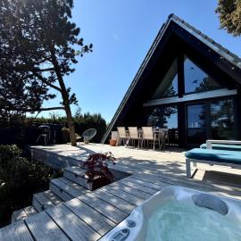 Nurdachhaus & Schiffscontainer in Birstein，位于Birstein的酒店