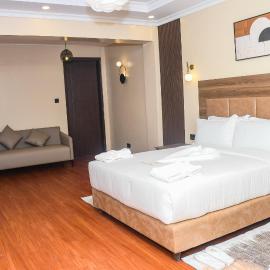 Sebai Luxury Suites，位于奈瓦沙的酒店