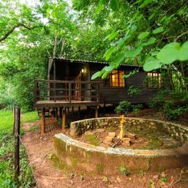 Buhleni Farm Chalets，位于埃祖尔韦尼的酒店
