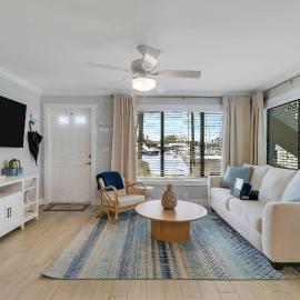 Sailfish Suites 1 - Waterfront & pet friendly，位于斯图尔特的酒店