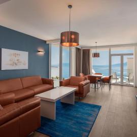 Hilton Rijeka Costabella Beach Resort And Spa，位于里耶卡的酒店