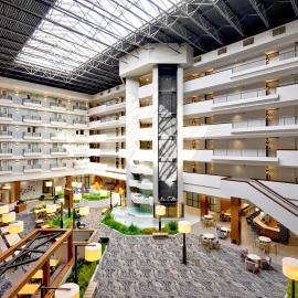 DoubleTree by Hilton Davenport，位于达文波特的酒店