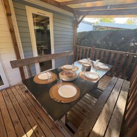 Mobil home 4-6 personnes à Messanges dans camping 4 étoiles，位于梅桑热的酒店
