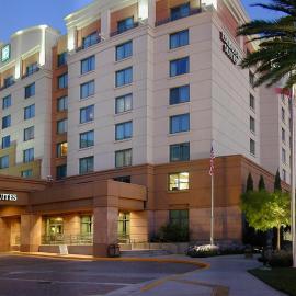 Embassy Suites by Hilton Sacramento Riverfront Promenade，位于萨克拉门托的酒店