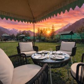 Hotel The Himalayan Riverside - Most Awarded Property of Manali 2025-26，位于马拉里的酒店