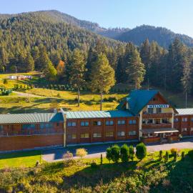 Hotel Bystrina,位于迪马诺卡多林纳的酒店