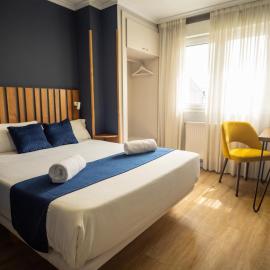 Hotel Bríos，位于卢戈的酒店