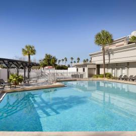 Courtyard by Marriott across Universal Orlando，位于奥兰多的酒店