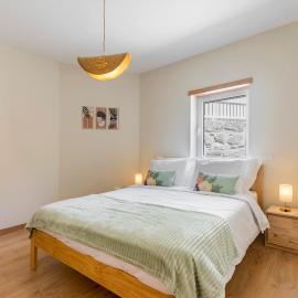 StoneBridge Riverside Mountain Apartments，位于洛里加的酒店