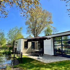 Bad Hoophuizen Chalet am Wasser für 6 Personen Nr Zuiderzee 21，位于许尔斯霍斯特的酒店