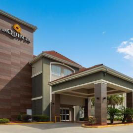 La Quinta by Wyndham Baton Rouge Denham Springs,位于Riverview的酒店