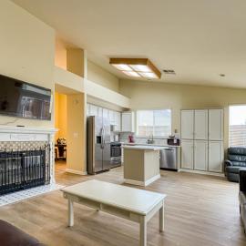 Oakley Bay Area Haven，位于Oakley的酒店