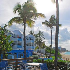 Paradise Island Beach Club，位于Creek Village的酒店