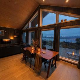 Modern chalet in Malangen，位于Mestervik的酒店