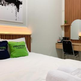 Urbanview Hotel The Little Social Yogyakarta，位于Seturan的酒店