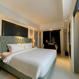 Grand Eska Hotel & Suites Batam，位于名古屋的酒店