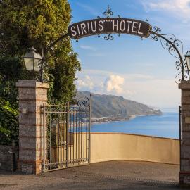 Hotel Sirius，位于陶尔米纳的酒店