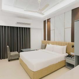 Hotel Grand SunShine Chittagong，位于Maheshkhāli的酒店