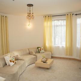 Njiro Executive 4BR Villa with Balcony Views and office，位于阿鲁沙的酒店