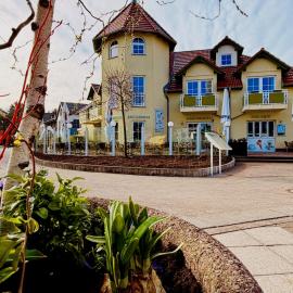 Hotel Ostseeblick - direkt hinter den Dünen，位于卡尔斯哈根的酒店