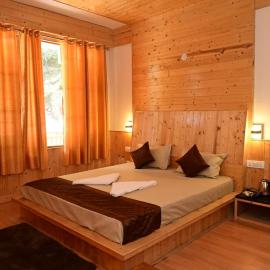 Great himalayan nature view cottage and resort，位于Gushaini的酒店