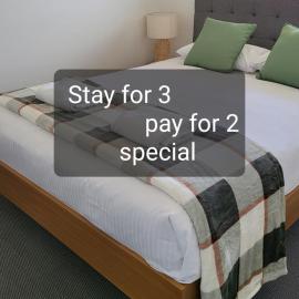 Husky 19 Beautifully Appointed Apartments - GREAT LOCATION - in the heart of Husky，位于赫斯基森的酒店