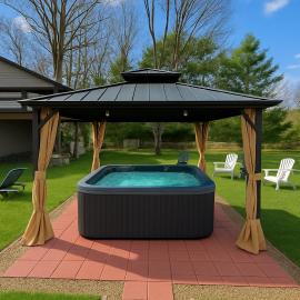 Hot Tub & Theater Haven-Lake and Ski Retreat，位于Blakeslee的酒店