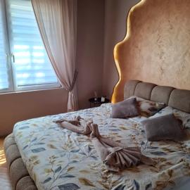 NeNa Apartmani - Ruma #2，位于鲁马的酒店