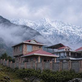 Casa Ramona Luxury Villa With Hot Tub Near Dharamshala Palampur，位于Pathyar的酒店