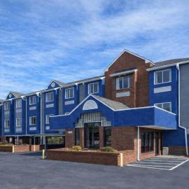 Microtel Inn by Wyndham Lake Norman,位于科尼利厄斯的酒店