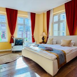 FewoZauber "Pension am Dom", Historische Apartments, Superzentral, 7min zum Schloss，位于什未林的酒店