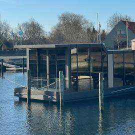 Hyggeligt ophold i hjertet af Bogense Gamle Havn，位于博恩瑟的酒店