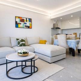 1-Min to Junction Mall, Pool, Gym, Power Backup，位于Gatunga的酒店